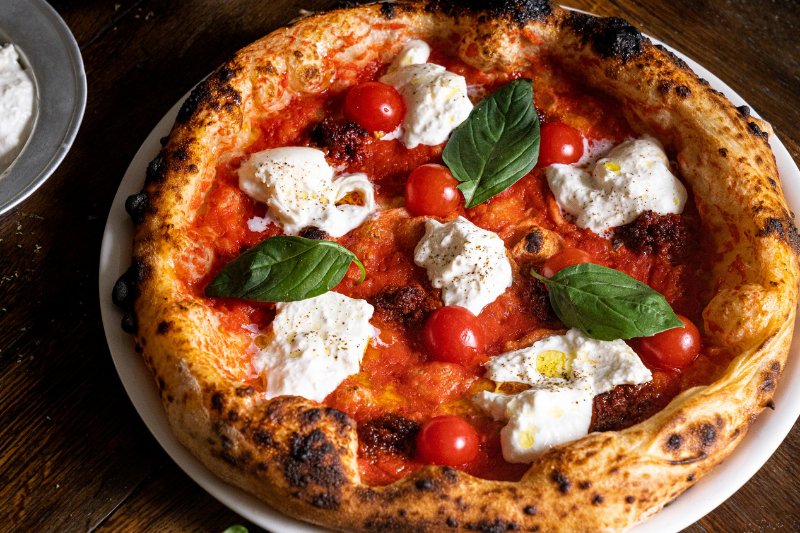 Pizza Bufala avec mozzarella di bufala et tomates cerises
